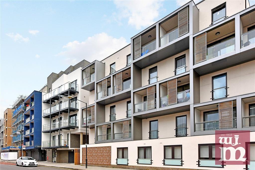 2 bed property in Linea Court, Bow